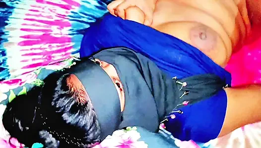 Bangladeşli tesettürlü kız büyük aşçı seks keyfi.