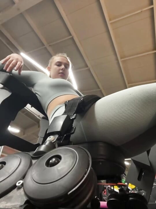 Extreme fucking anal in the gym with jucielussie