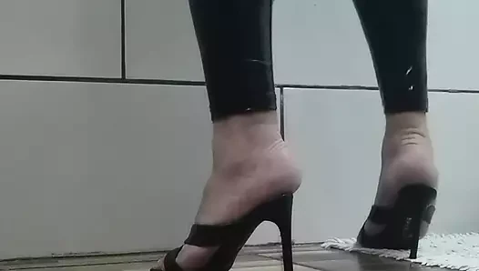 Sissy homemade sucking dildo