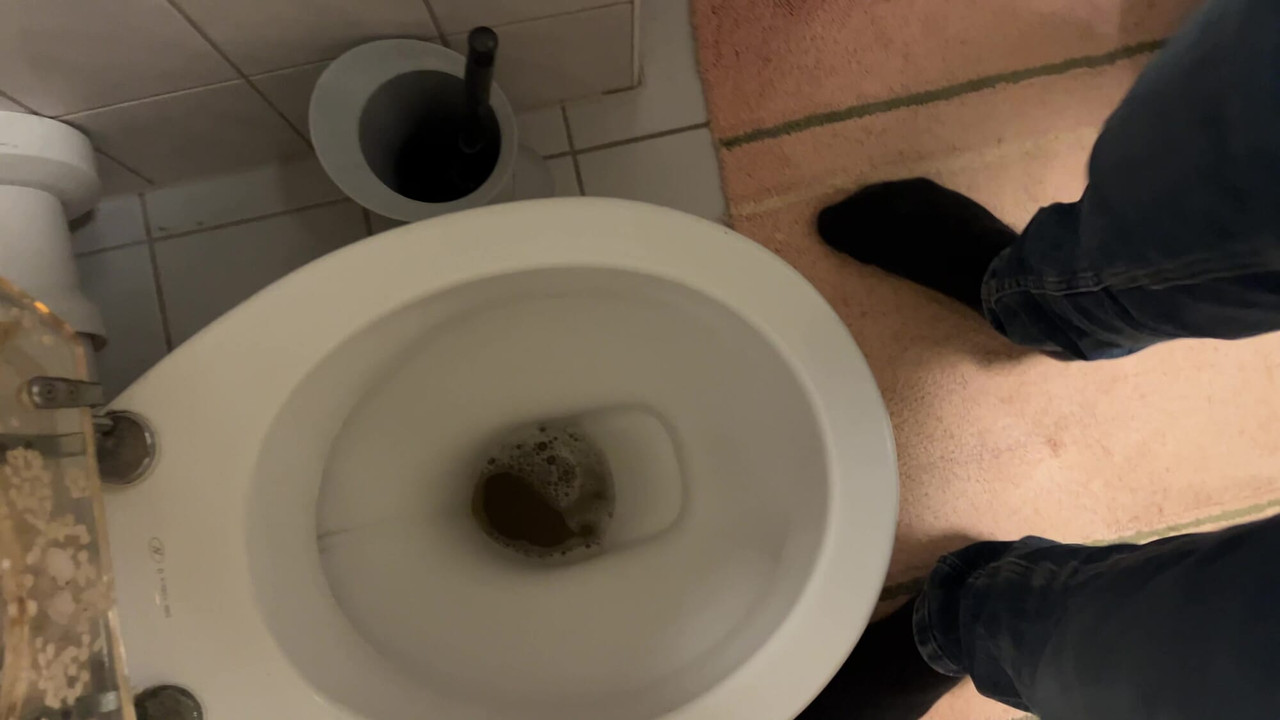 Pišanje tko će biti moj Pokorni WC?