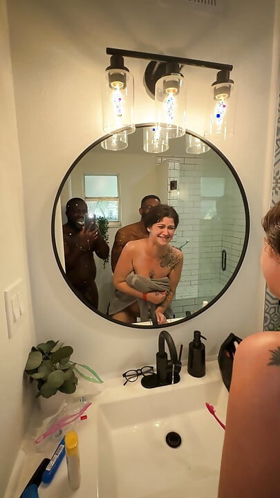 Đằng sau hậu trường !! Psilo Siren & Matt đụ vào buổi sáng trong khi họ đang đánh răng!!