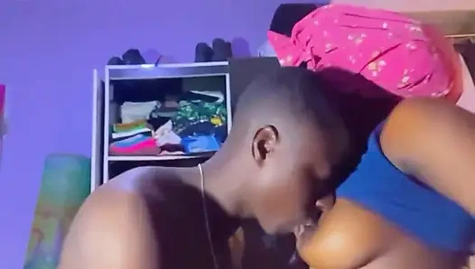 Aku selingkuh dari pacarku karena aku suka kontol tetanggaku