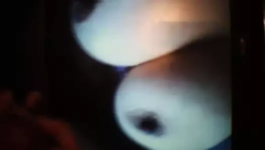 busty kadınlar üzerinde Cum