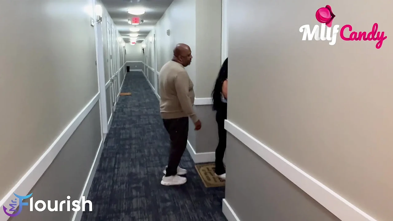 MILFCandy Skit The Elevator: Nicole Parker and MrFlourish