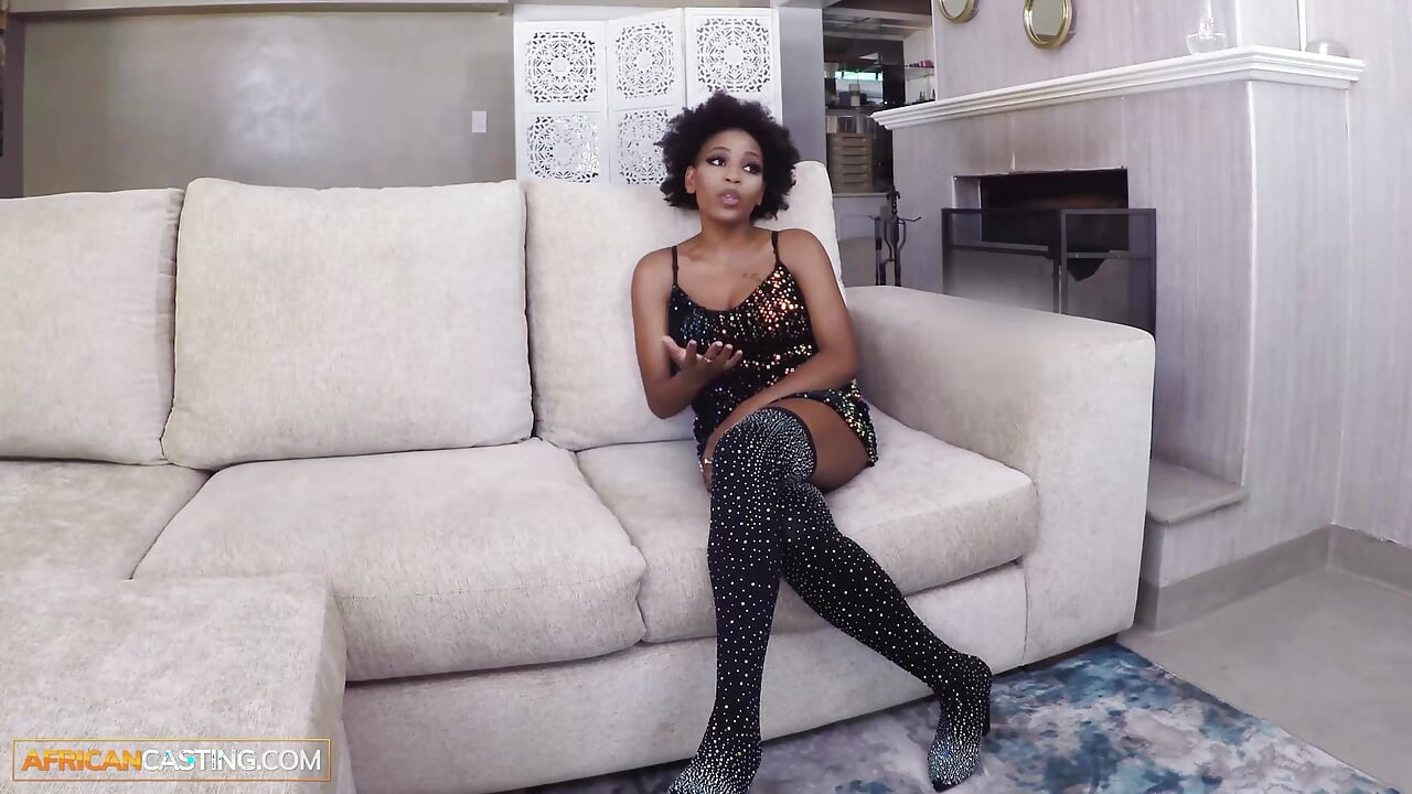 Eu mantive essa milf negra gemendo durante a entrevista ... ela escolheu cavalgar meu BWC - Casting Africano