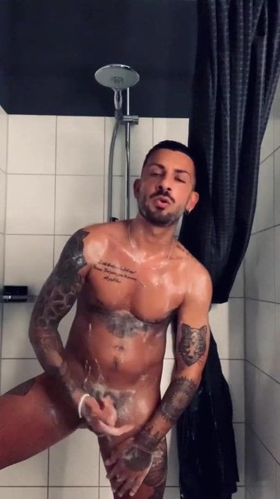 Fag Dennis aus Duesseldorf