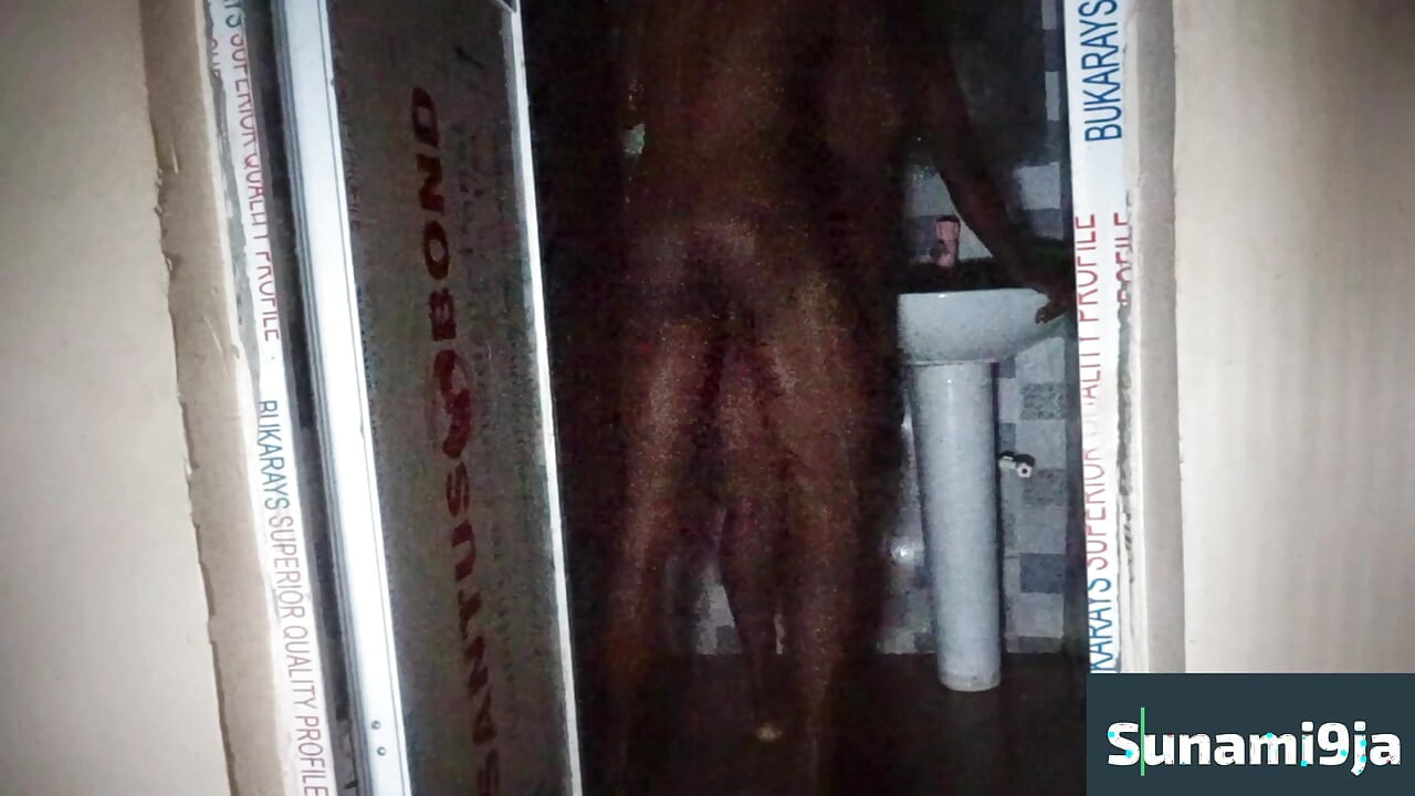 Malam pertama saya dengan awek pantat besar