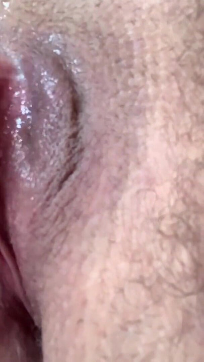 Büyük bir trans penisin orgazm olana kadar mastürbasyon yaparken izle | Klip 1