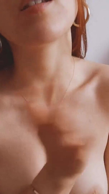 Detik tidak dapat dilupakan dari "ASMR JOI - teman wanita anda menjaga anda selepas kerja"