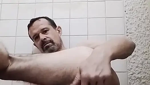 Kıllı üvey amımı gösteriyorum