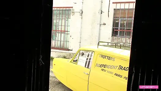 Sadece aptallar ve hore porno parodi