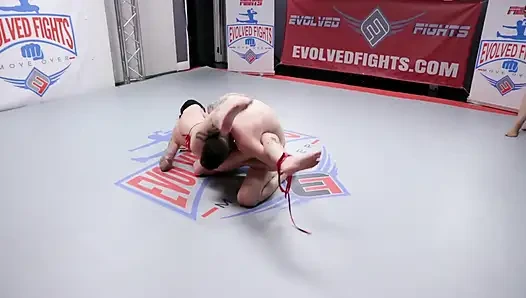 Charlotte sarte gegen billy boston mixed-wrestling