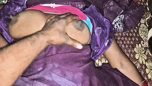 Жесткий романтический секс индийской тетушки с индийским мужем дези с большим членом