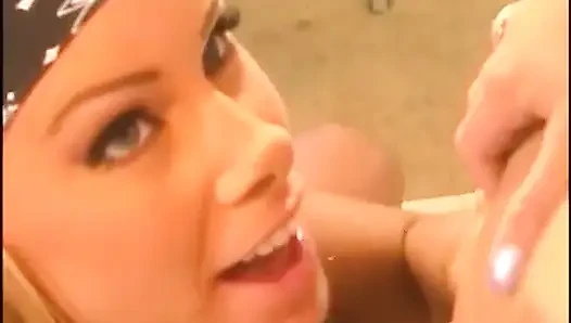 Brittney and Nicole do some mutual pussy licking in this lesbian encounter