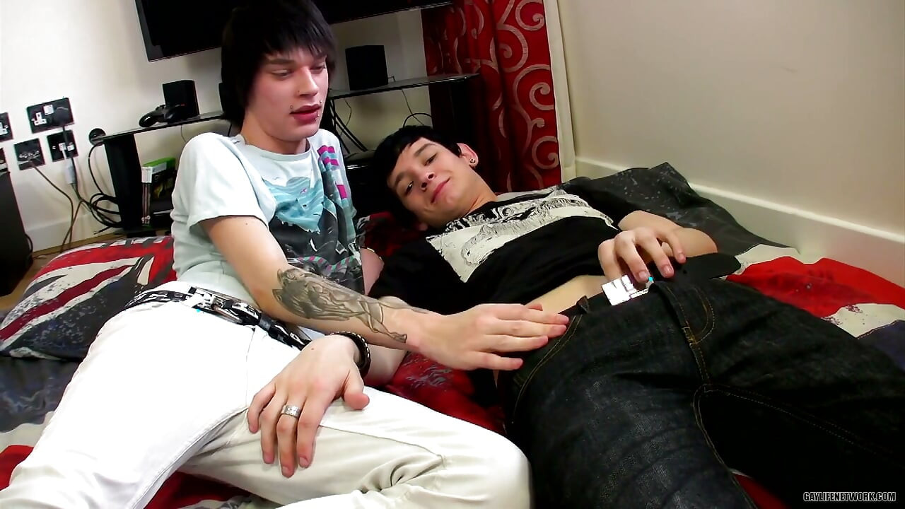 Lewis Loves a Real Big Uncut Cock!