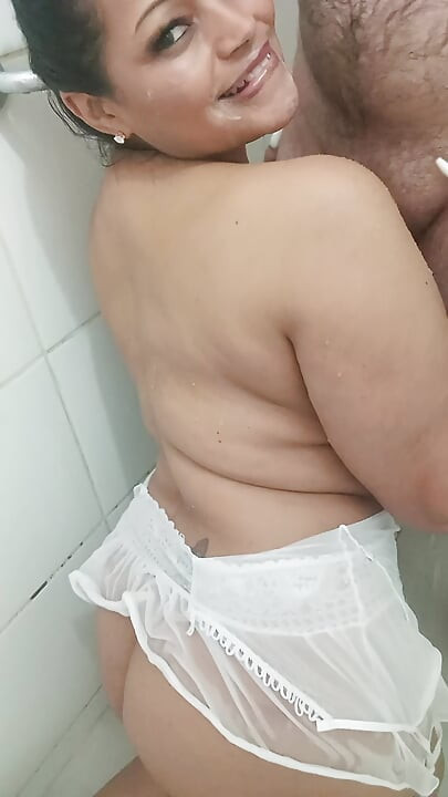 Cuplu la minunatul duș