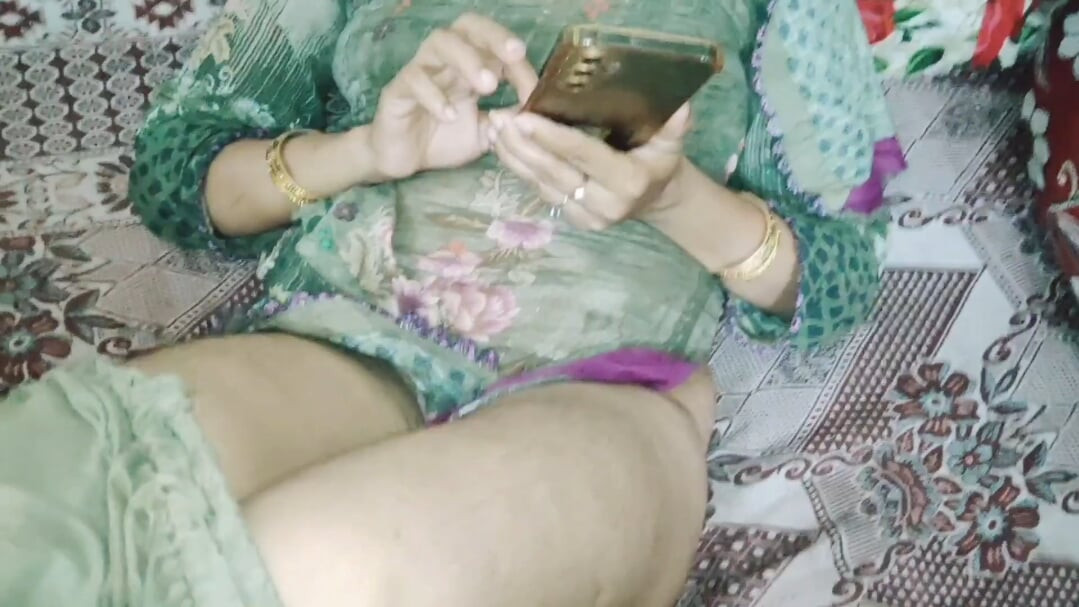 Desi Bhabi ka Garam Phuda Muft Chudai