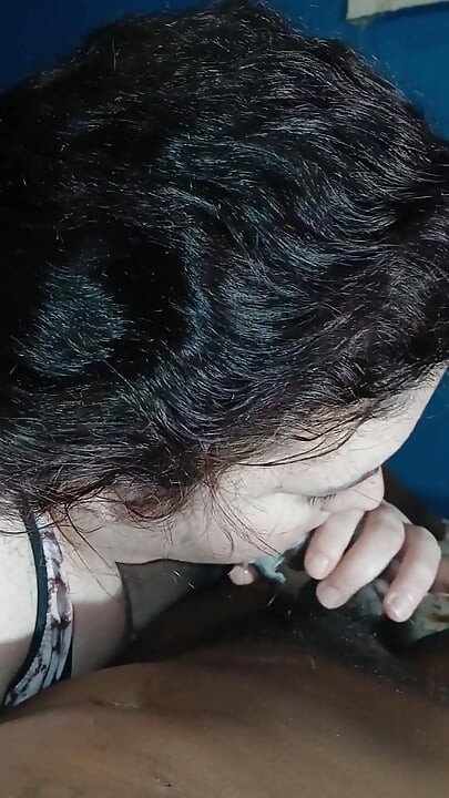 大屁股白人美女忙于她的惊喜
