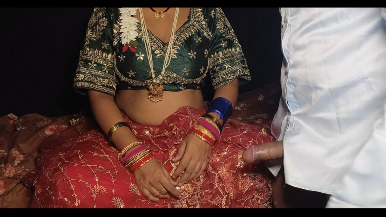 Suhagrat Desi Romance dulhan ki Suhaag Raat Sex Video Full Enjoy Real Suhaag Raat Red Saree Se Gughat Khol Ke Oral Sex desi