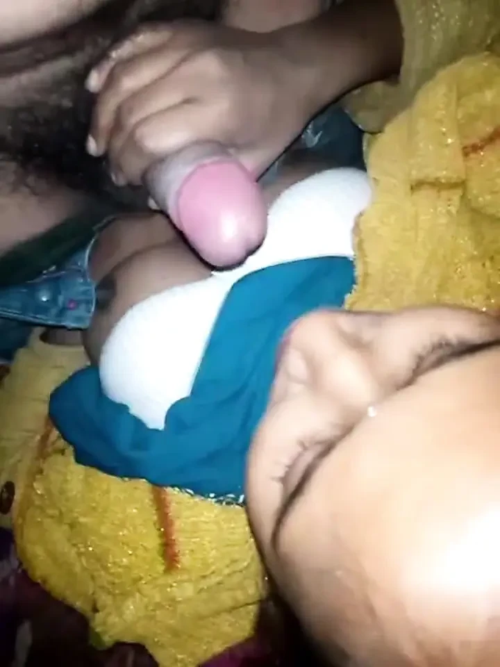 Užijte si sex se svou jednoduchou přítelkyní