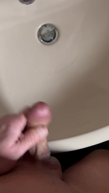 I cum horny in the sink