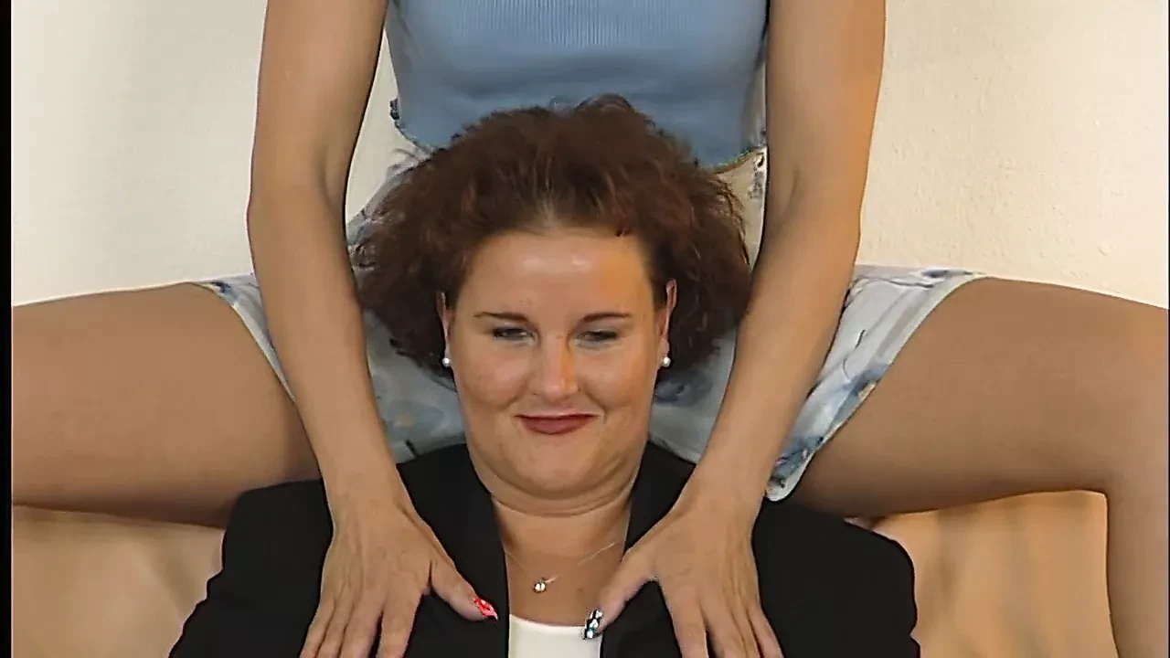 Geile Milf verwoehnt dicke alte Mutti