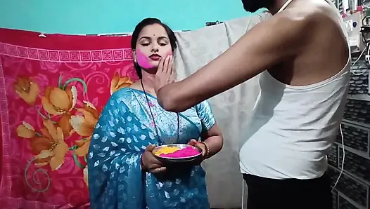 Jika suami Desi Bhabhi tidak pulang di Holi, maka Holi dirayakan dengan saudara ipar, jadi saudara ipar ipar.