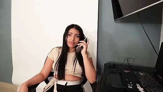 Dia meminta layanan teknis dan akhirnya menjadi teknisi