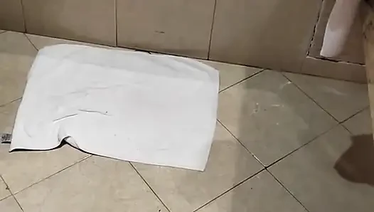 Tunus otelinde üvey kız kardeşim