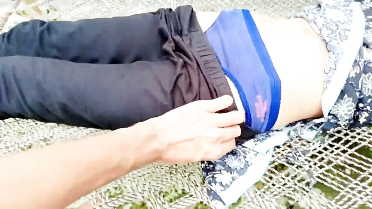 여친 KI 첫 섹스 정글에서