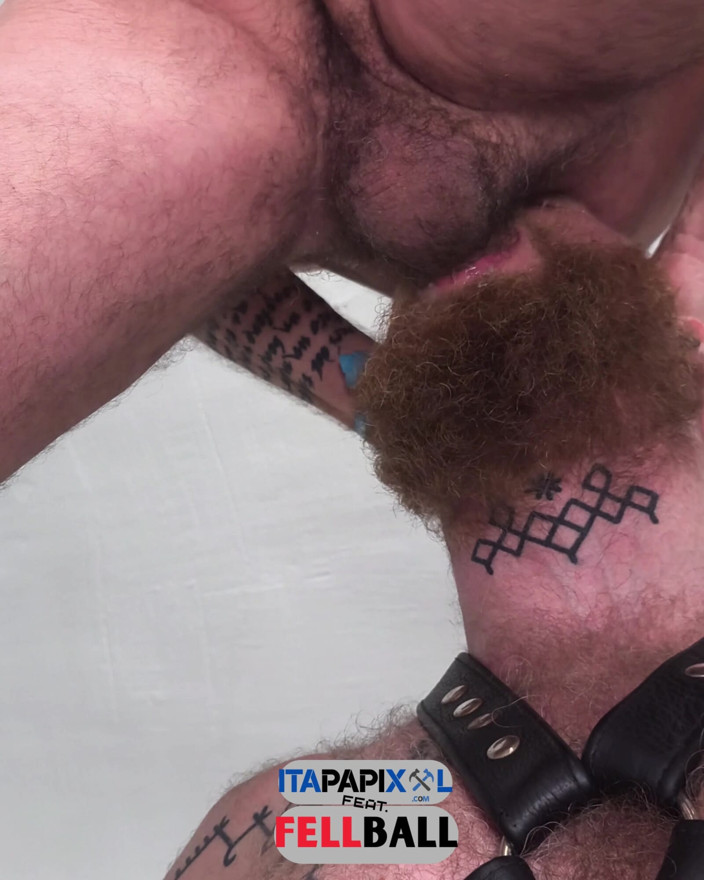 Fullfilling his thirsty mouth. Itapapixxl ft. Fellball