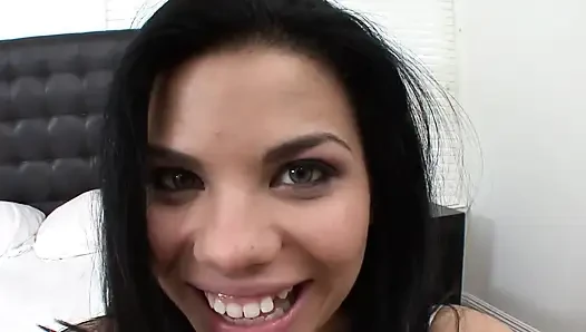 Latina-stiefschwester bittet um sperma