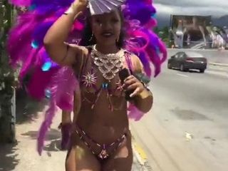 Babes noires dominicaines dans le carnaval 2