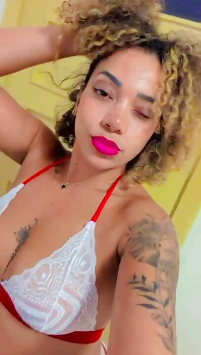 Alone in Bed no Self Control  so HORNY