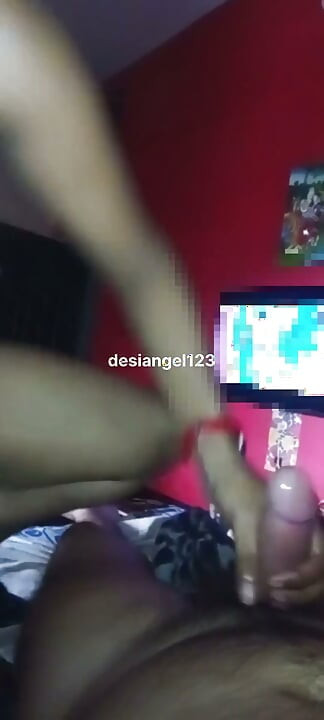Trebuie văzut! Bhabhi prinsă într-o buclă de futai hardcore în stil cowgirl și oferă multiple orgasme cu deepthroat.