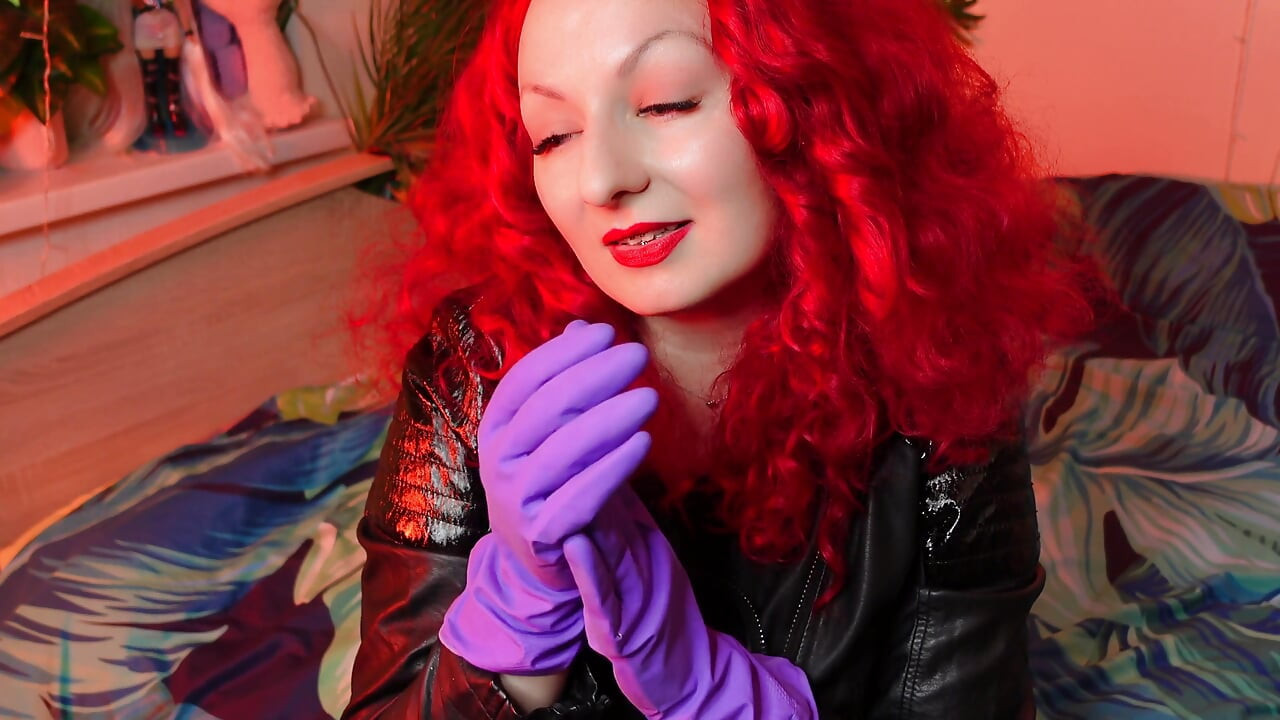 ASMR sounding: kitchen rubber gloves fetish