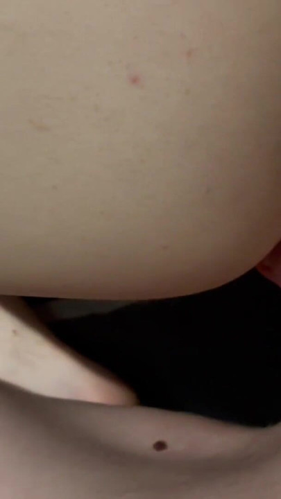 Twink騎著他的男朋友，並以狗爬式接受它 | 短片 2