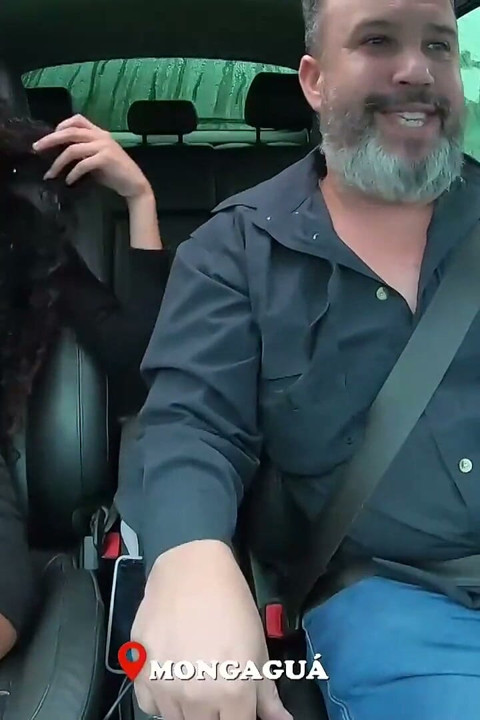 I Went to the São Paulo Coast to Meet an 18-year-old Girl Named Manoella Fernandes Who Had Hitched a Ride.