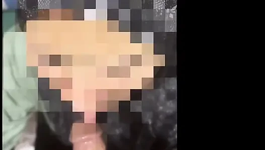 Он громко сосет