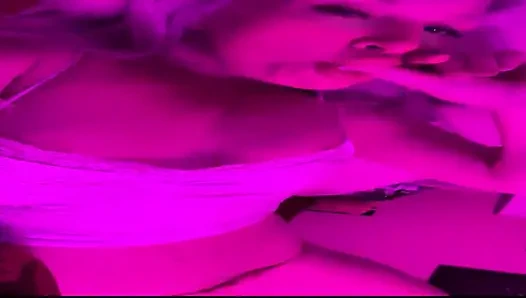 Bu amcık kimin? Benim ama istersen seninle paylaşabilir miyim?