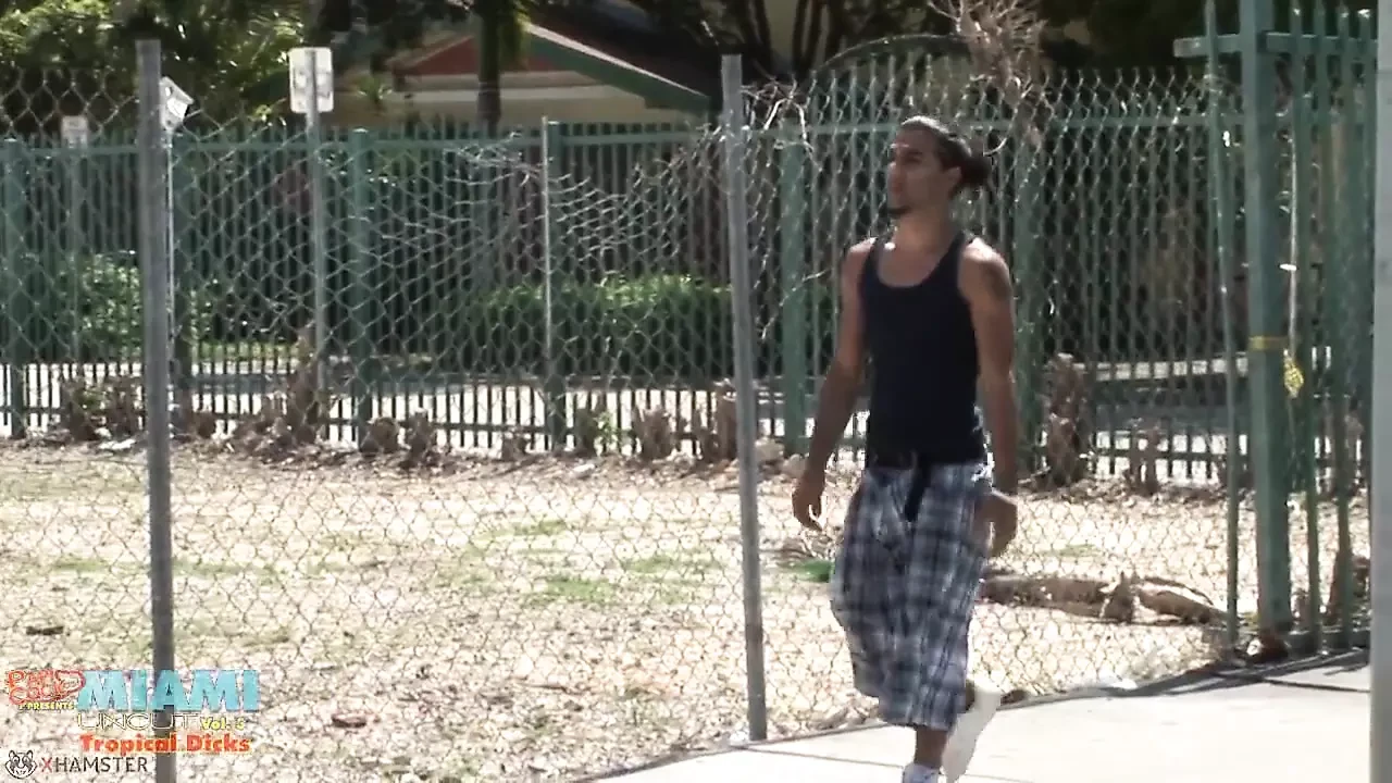 Miami ongecensureerd #3 - tropische pikken scène 4 - baby Aguilar en Speedy Jay