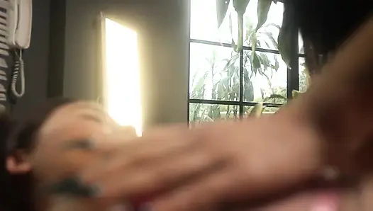 Verführt Meine Freche Mitbewohnerin: Küsse, Die Zu Unserem Ersten Lesbensex Mit Ihrem Saftigen Arsch Führten