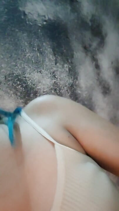 Lusi Dissatisfied Wife Is Thinking About Cheating on Her Husband