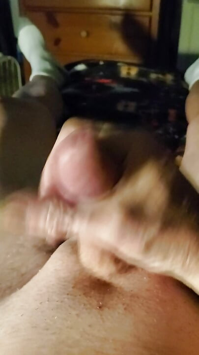 HornyDiver69 gledao video i morao svršiti