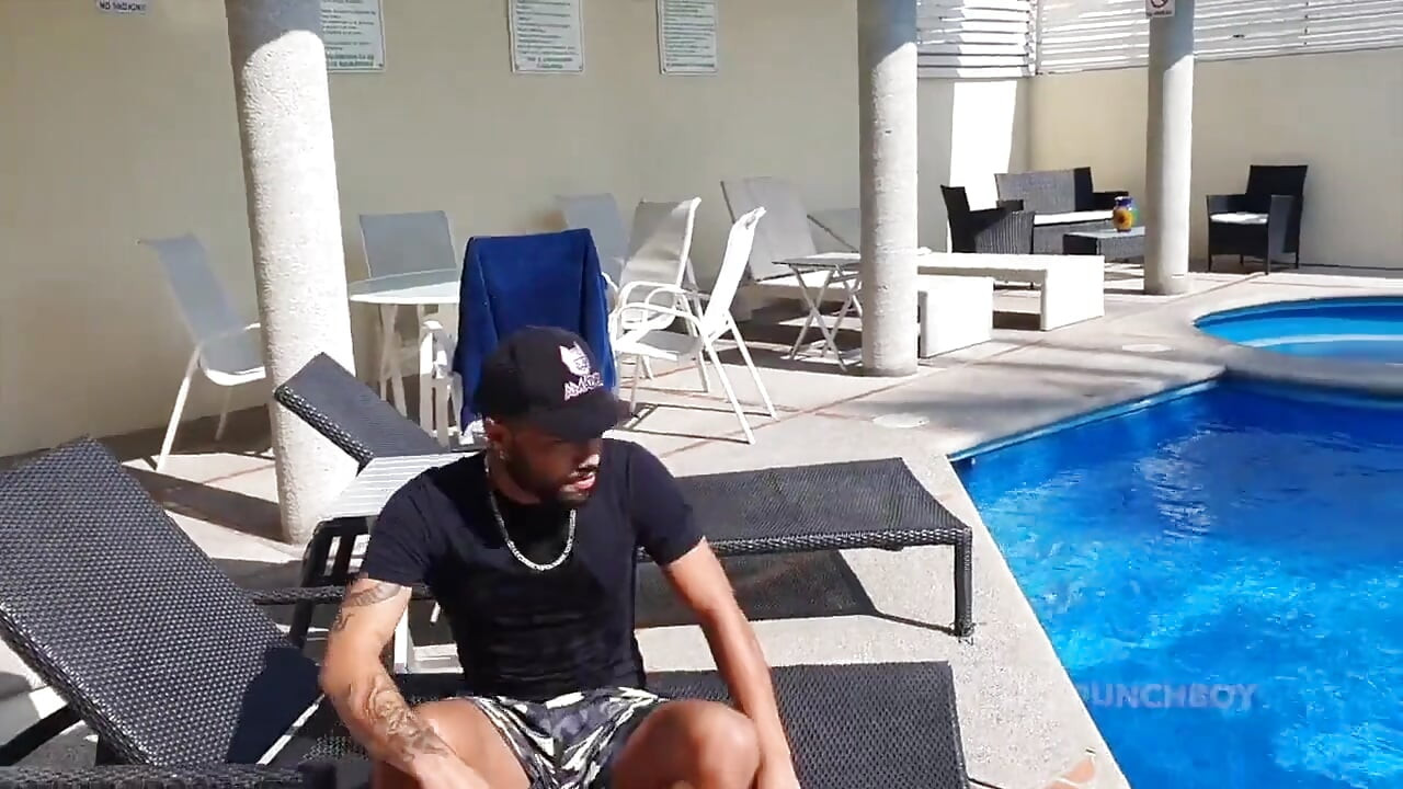 Maxence dikongkek mentah oleh Eduardo