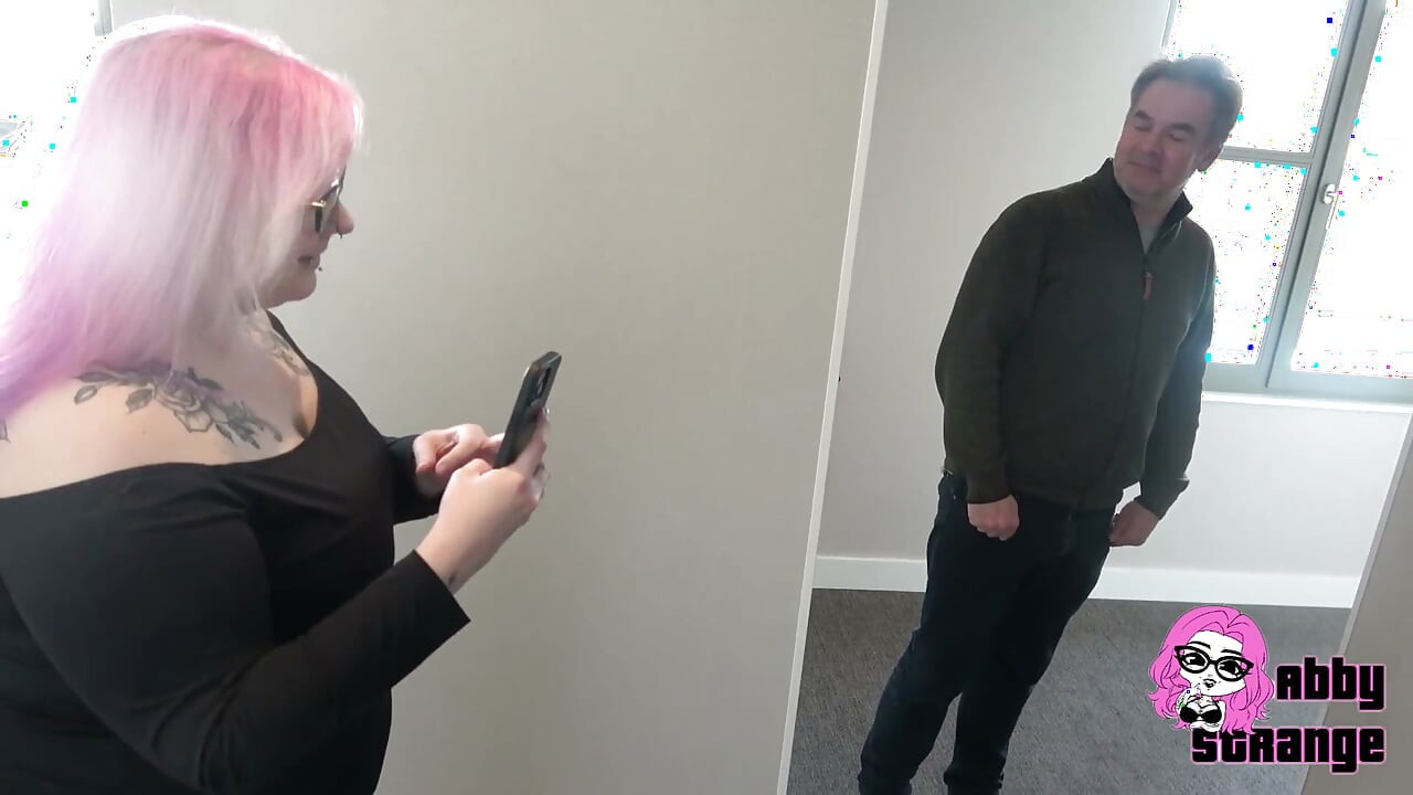 사용자가 우리를 알아봅니다! 즉흥적인 호텔 쓰리섬