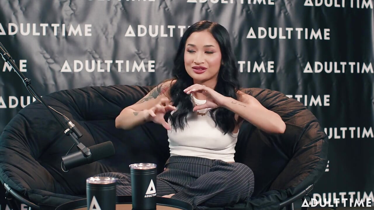 Avery Black Dry Humping, True Crime, & Directing VR Corn  the Adult Time Podcast