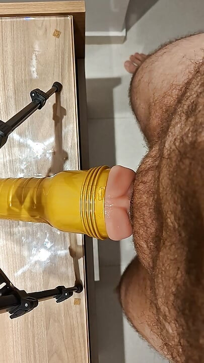 Fucking Fleshlight voor de eerste keer na 2 weken zonder rukken P2