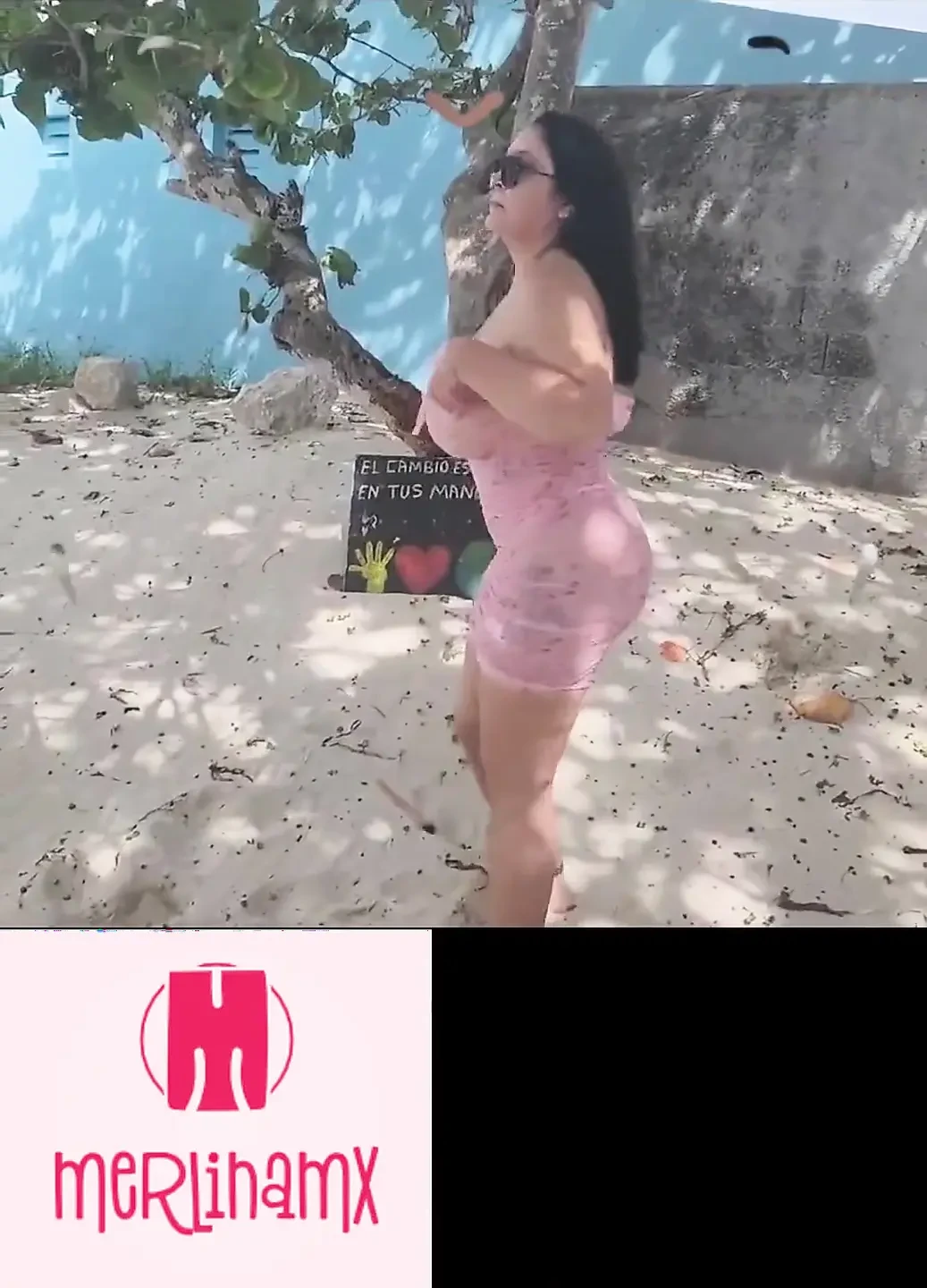 Merlinamx, 丰满的妻子在海滩上赤身裸体, 带一个随机的家伙回家