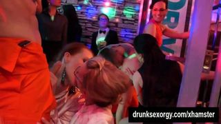 Hot slags suck dicks at sex party